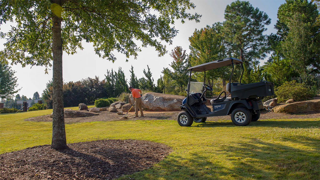 Cushman Hauler 800X Utility Vehicle on golf course.