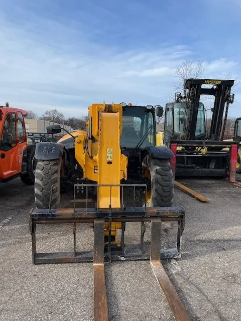 2025 – JCB 950-4