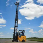 Bendi B40AC-HL forklift outside with mast raised.