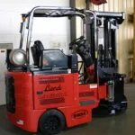 Bendi B40i5 lift truck in a garage.