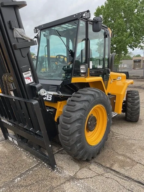 2023 – JCB 950